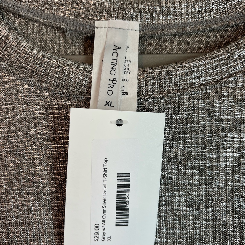 Brand new. Metallic top, XL - Picture 3 of 4